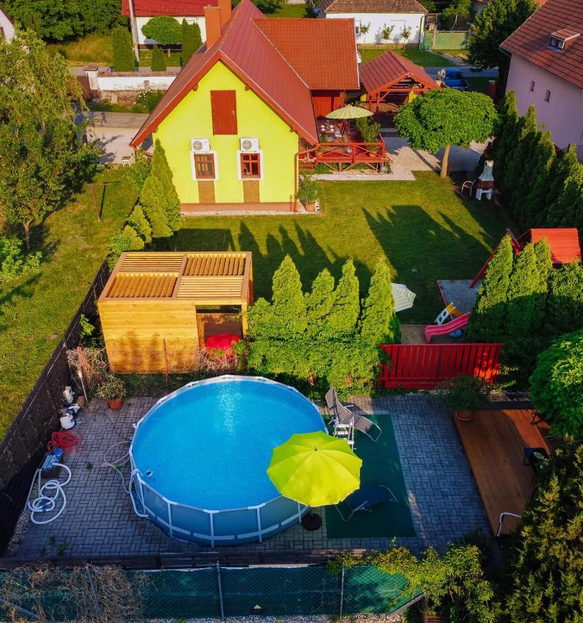 Sara-Lux Apartman Nyarliget Exteriör bild